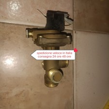 Valvola deviatrice a tre vie